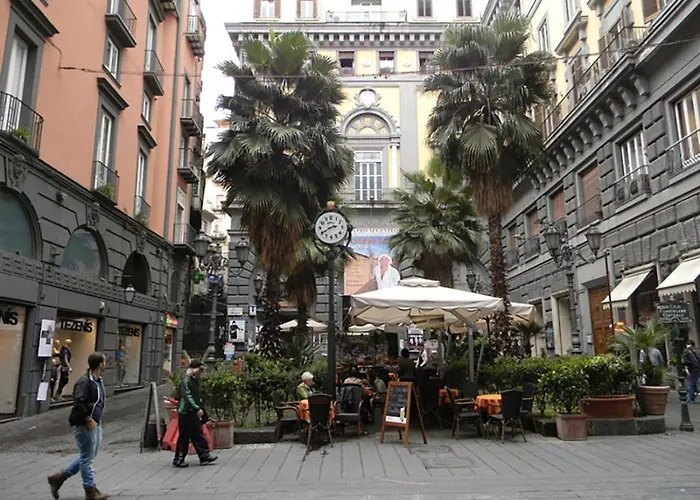 Casa Napoli Centro Carmen e Sara